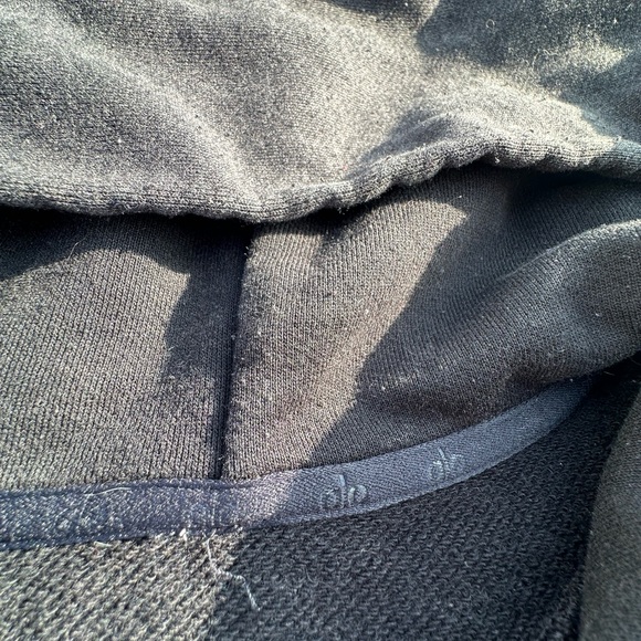 ALO Yoga Chill Vintage Wash Hoodie - Black Wash - Picture 4 of 9